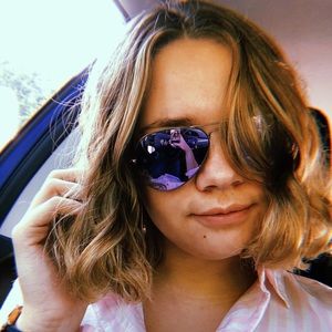 Meet your Posher, Rebecca